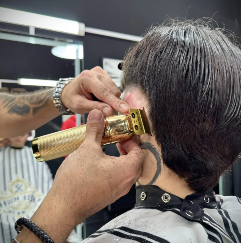 Perfilado de contorno con máquina en JBARON