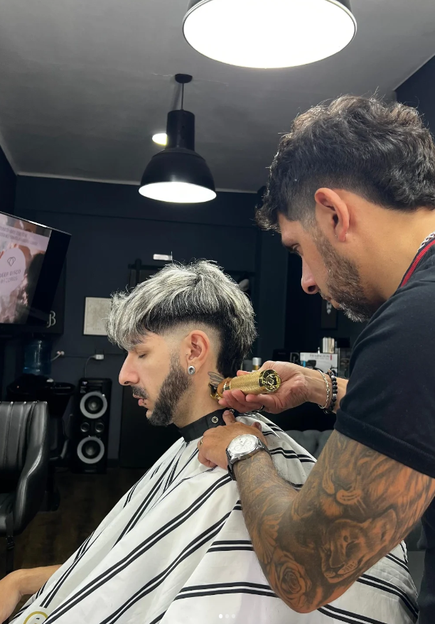 Perfilado de nuca con máquina en JBARON